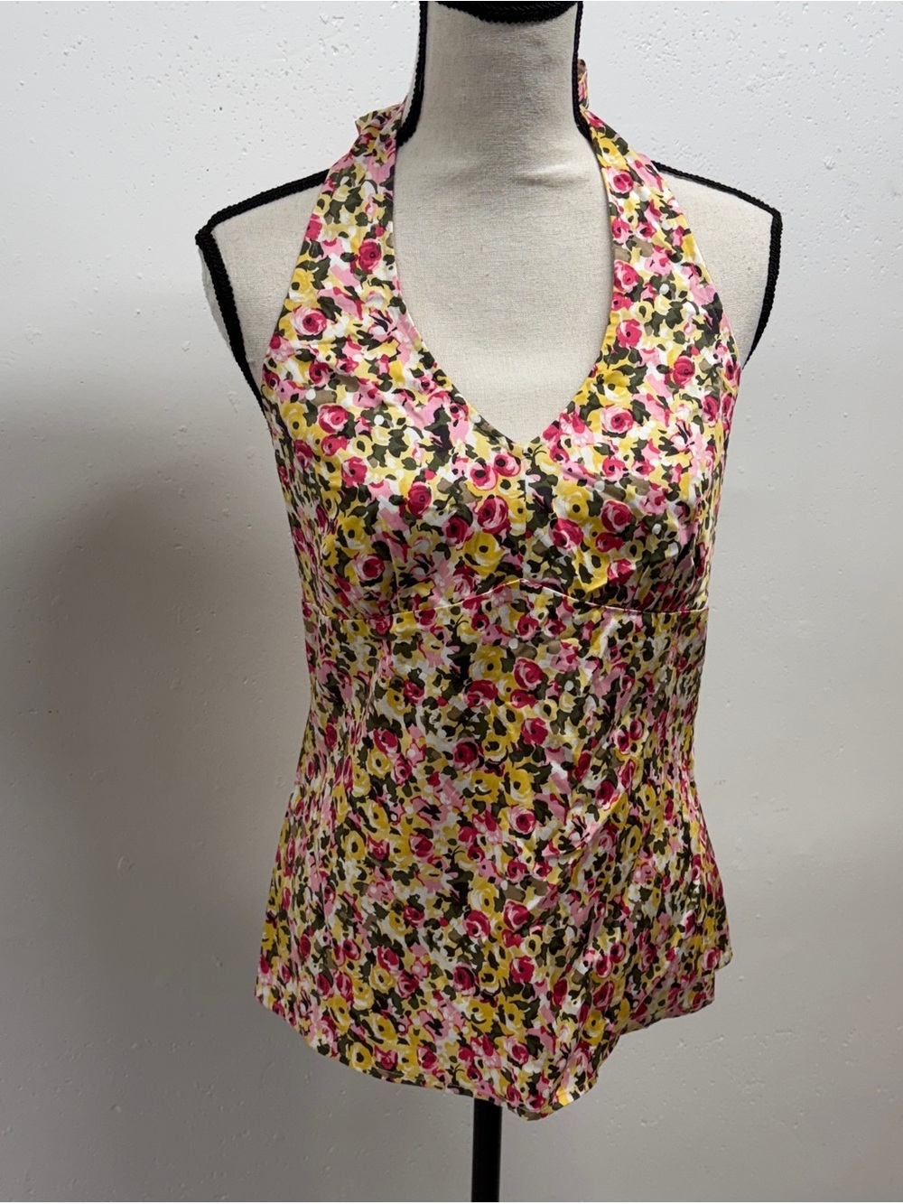 NWT. Floral Halter V-Neck Women's Top - Pink & Yellow ties at back of neck